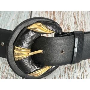 Women's Vintage 1980 Black and Gold Tone‎ Accent Buckle Belt L